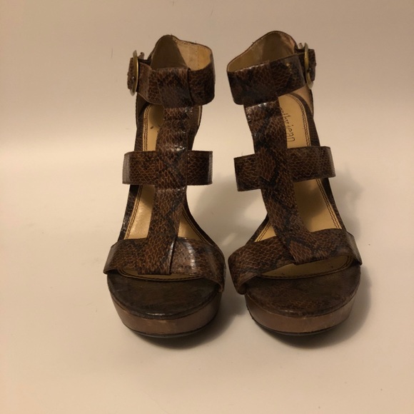 Cathy Jean faux snake skin platform sandals - Picture 2 of 3